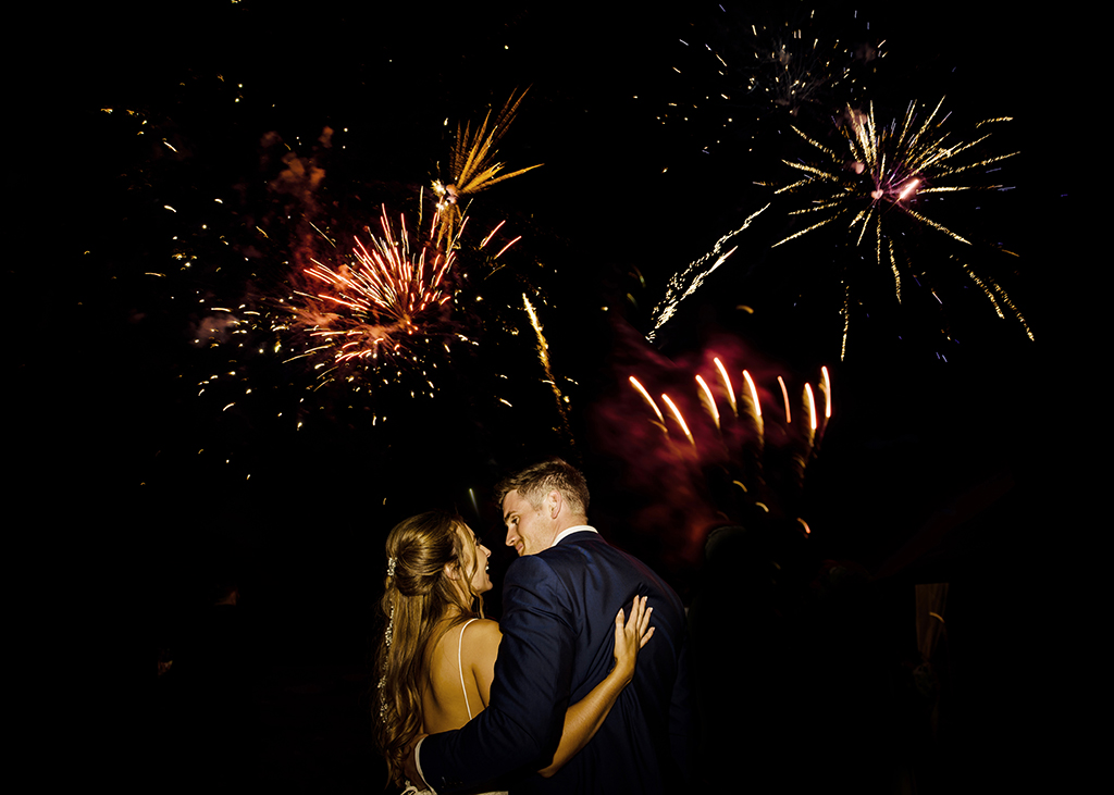 fireworks end the night at hertfordshire tipi wedding